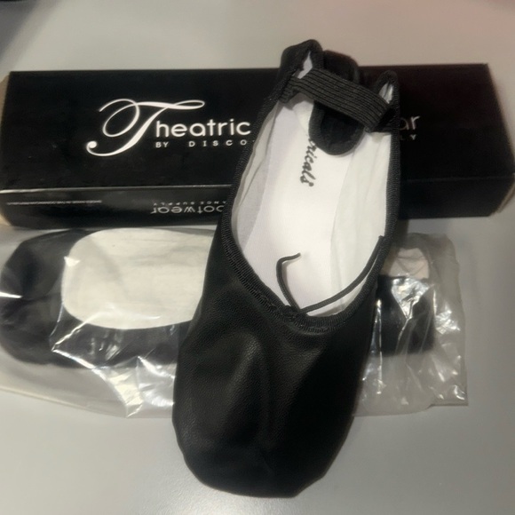 Kids ✨MULTIPLE SIZES Theatricals Full Sole Ballet Slippers Black - Picture 1 of 3